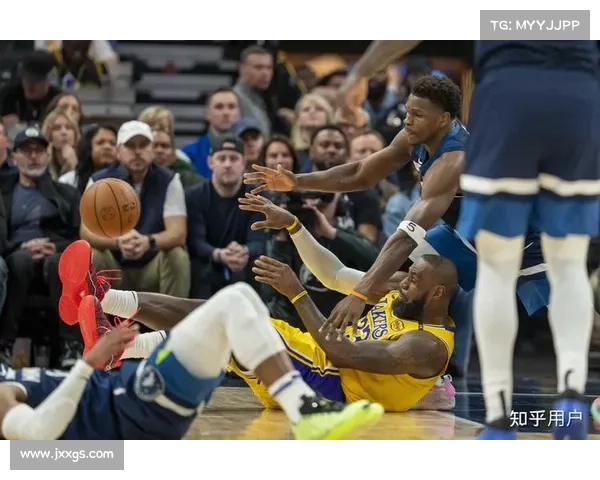NBA西部大决战:季后赛对阵震撼揭晓,湖人森林狼上演生死对决。 NBA西部大决战:季后赛对阵震撼揭晓,湖人森林狼上演生死对决。